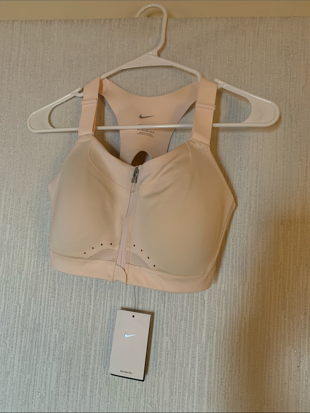 Nike - Alpha

Front-Zip High Support Sports Bra - Light Pale Pink Size M
